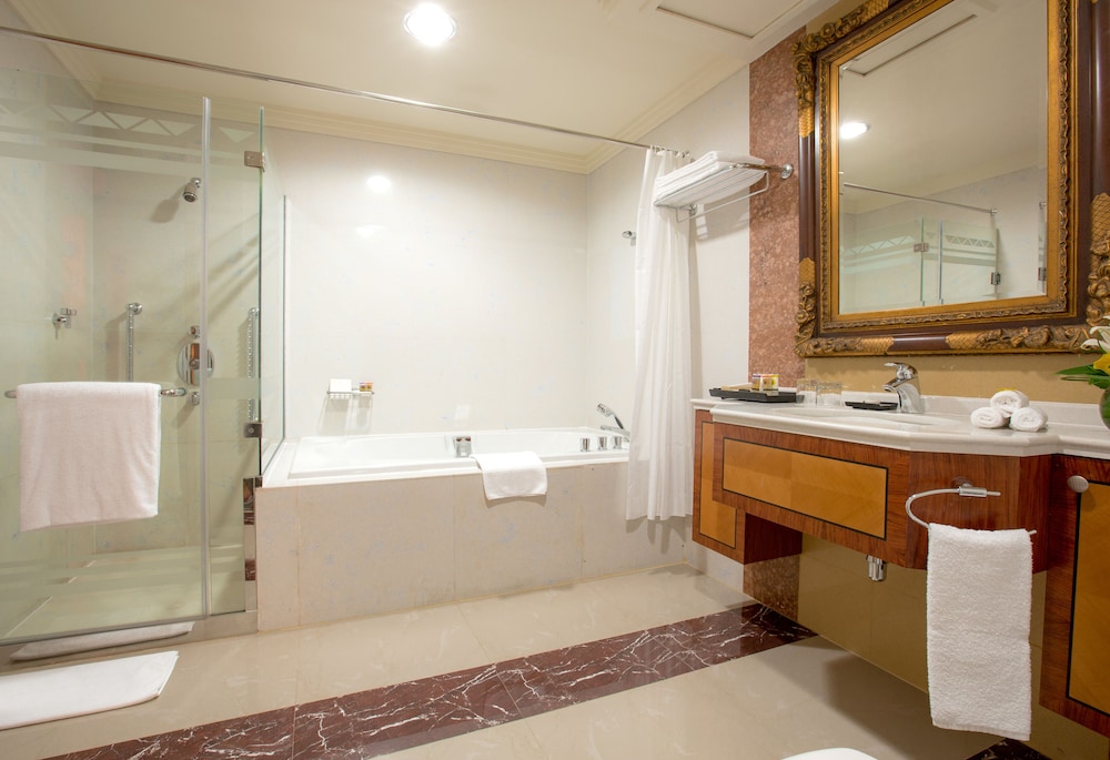 Al Raha Beach Resort & Spa — Hotel rooms in Abu Dhabi