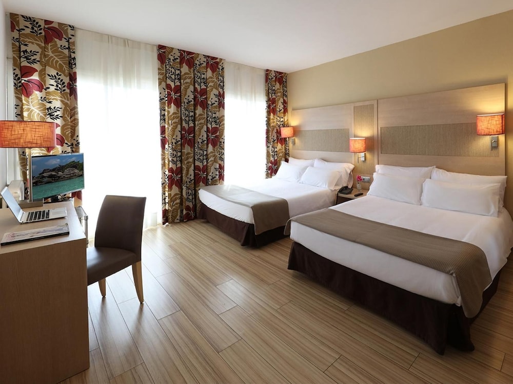 Augusta Club & Spa - Adults Only — Hotel rooms in Lloret de Mar, Catalonia