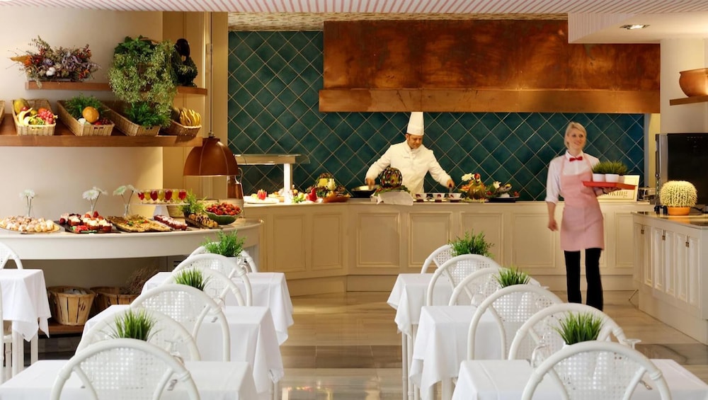 Augusta Club & Spa - Adults Only — Restaurant & bars in Lloret de Mar, Catalonia