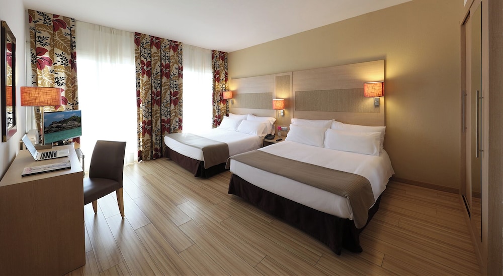 Augusta Club & Spa - Adults Only — Hotel rooms in Lloret de Mar, Catalonia
