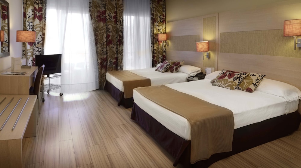 Augusta Club & Spa - Adults Only — Hotel rooms in Lloret de Mar, Catalonia