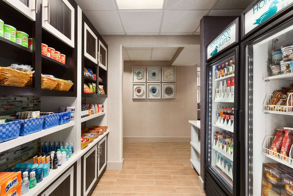 Homewood Suites by Hilton Orlando-International Drive/Convention Center — Restaurant & bars in Orlando, Florida