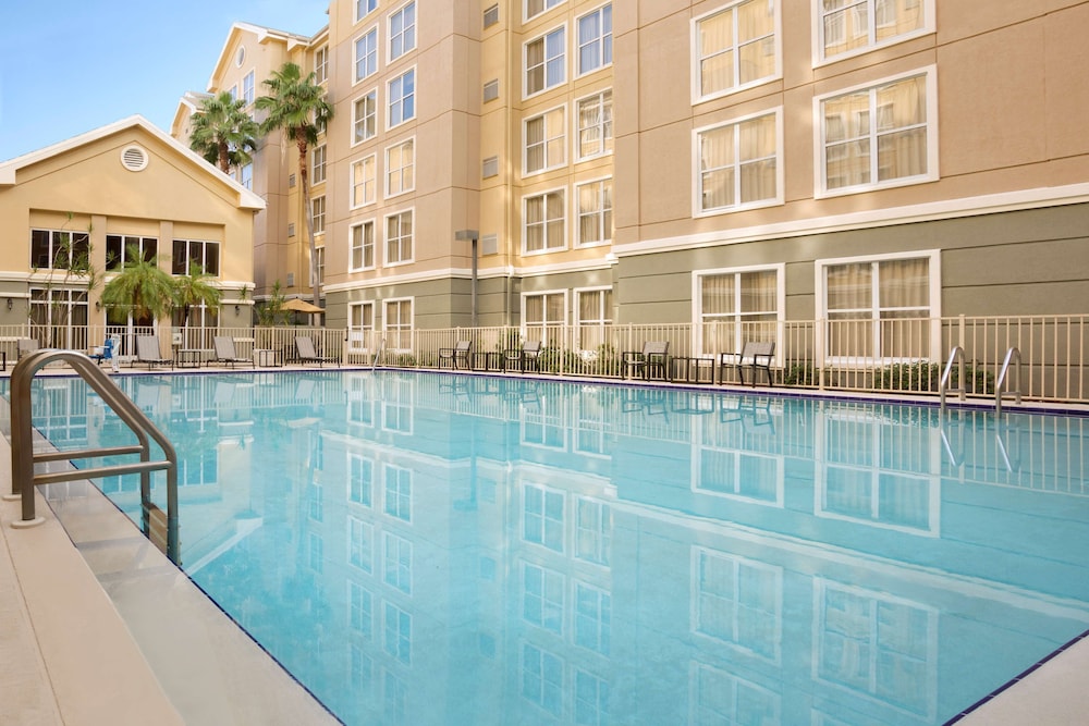 Homewood Suites by Hilton Orlando-International Drive/Convention Center — Swimming pool in Orlando, Florida