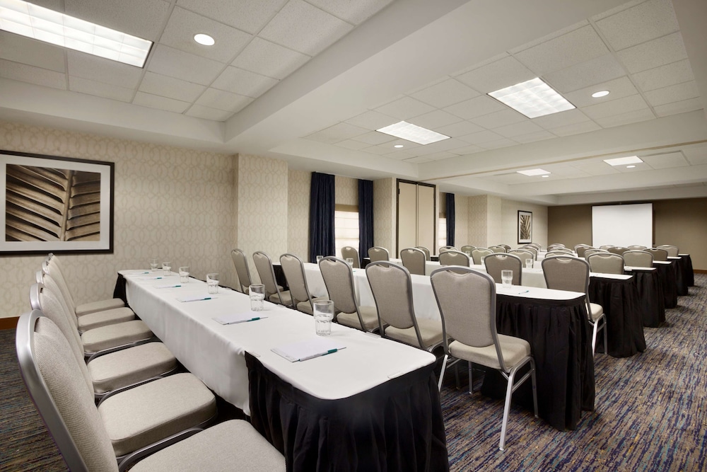 Homewood Suites by Hilton Orlando-International Drive/Convention Center — Hotel building in Orlando, Florida