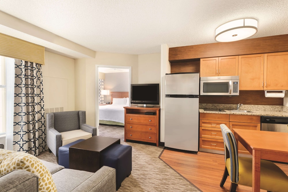Homewood Suites by Hilton Orlando-International Drive/Convention Center — Hotel rooms in Orlando, Florida