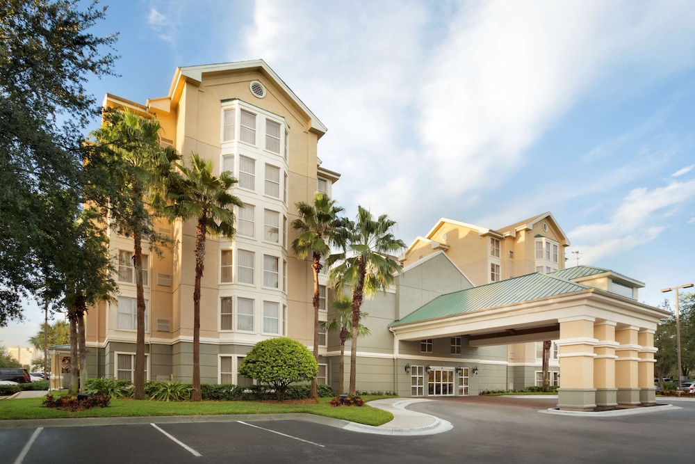 Homewood Suites by Hilton Orlando-International Drive/Convention Center — Hotel building in Orlando, Florida