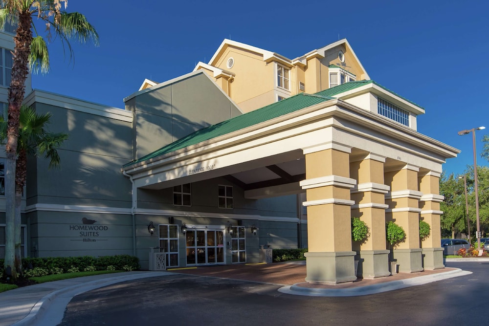 Homewood Suites by Hilton Orlando-International Drive/Convention Center — Hotel building in Orlando, Florida