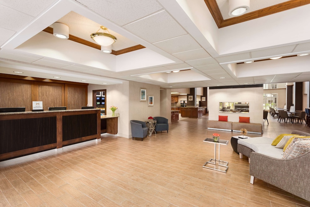 Homewood Suites by Hilton Orlando-International Drive/Convention Center — Hotel building in Orlando, Florida
