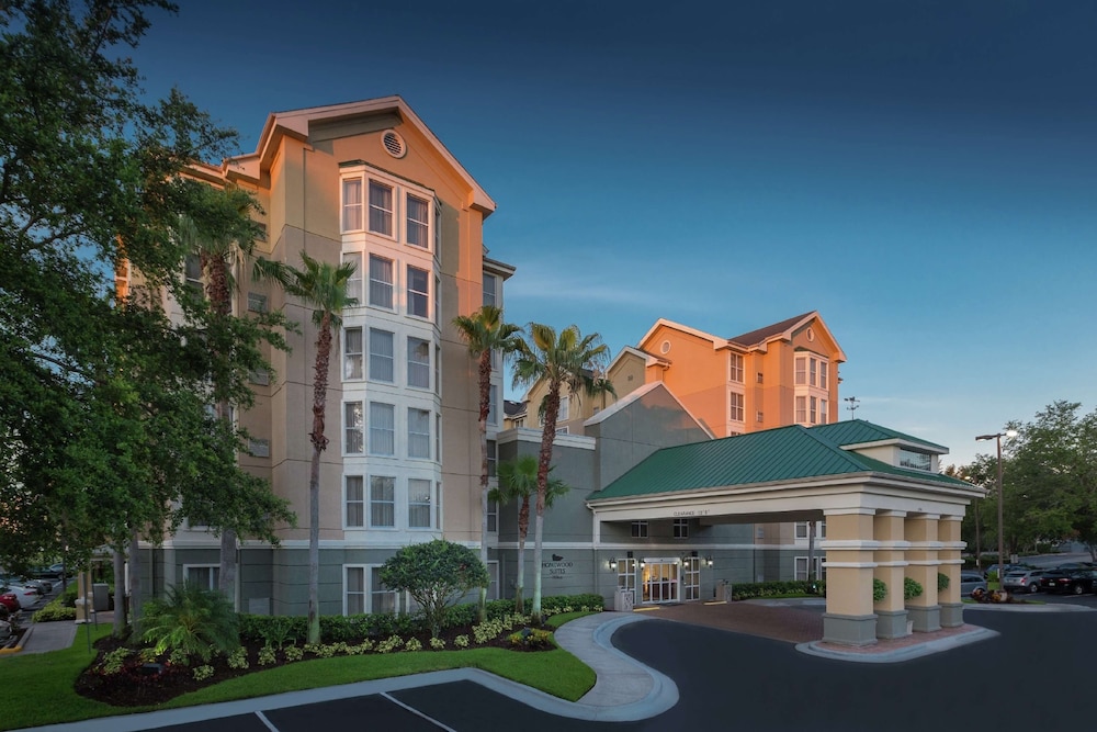 Homewood Suites by Hilton Orlando-International Drive/Convention Center — Hotel building in Orlando, Florida
