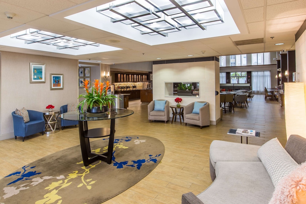 Homewood Suites by Hilton Orlando-International Drive/Convention Center — Restaurant & bars in Orlando, Florida