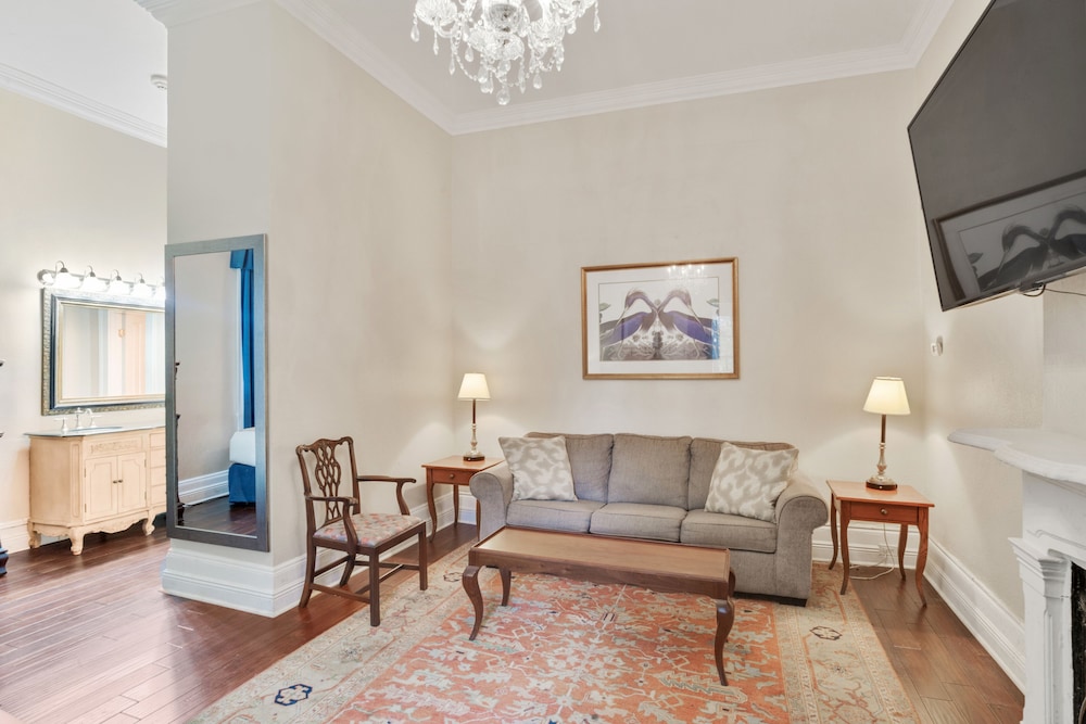 Andrew Jackson Hotel, a French Quarter Inns Hotel — Hotel rooms in New Orleans, Louisiana
