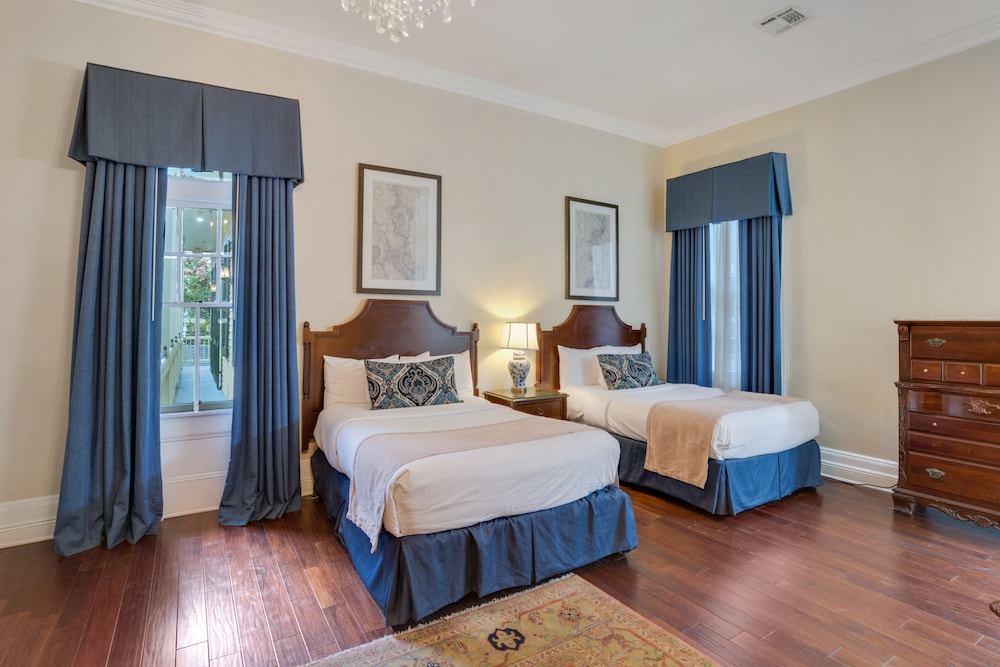 Andrew Jackson Hotel, a French Quarter Inns Hotel — Hotel rooms in New Orleans, Louisiana