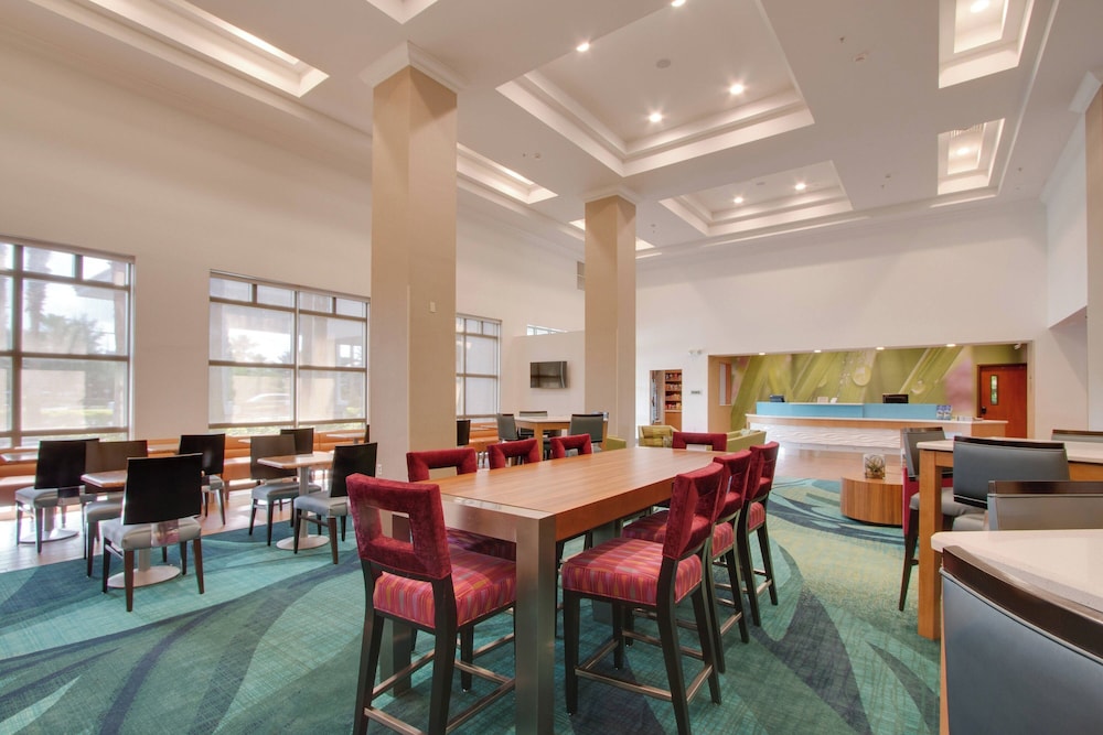 SpringHill Suites by Marriott Orlando Lake Buena Vista South — Restaurant & bars in Kissimmee, Florida