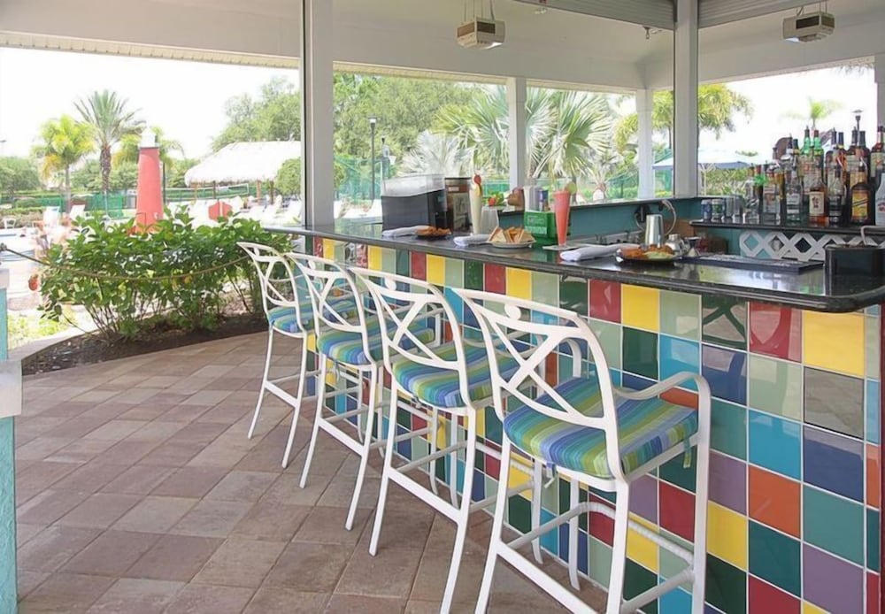 SpringHill Suites by Marriott Orlando Lake Buena Vista South — Restaurant & bars in Kissimmee, Florida