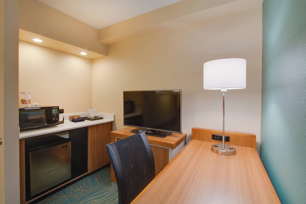 SpringHill Suites by Marriott Orlando Lake Buena Vista South — Hotel rooms in Kissimmee, Florida
