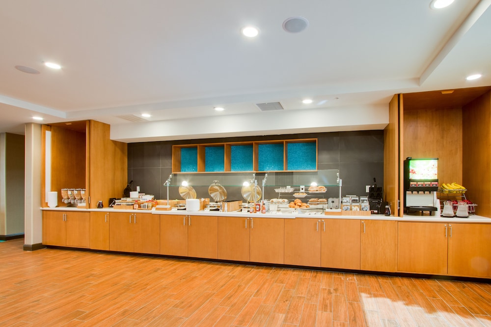 SpringHill Suites by Marriott Orlando Lake Buena Vista South — Restaurant & bars in Kissimmee, Florida