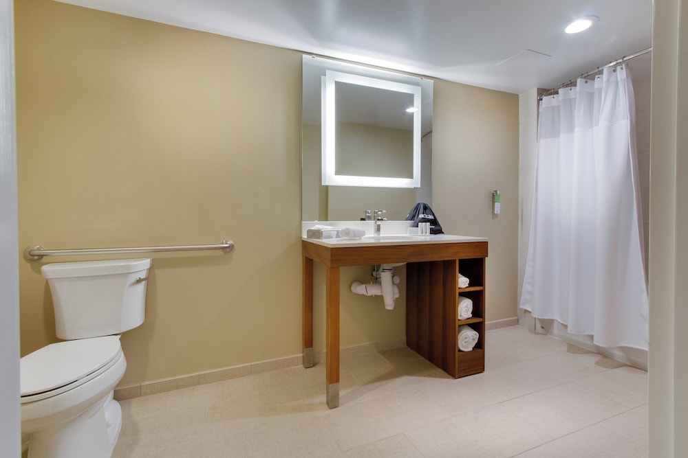 SpringHill Suites by Marriott Orlando Lake Buena Vista South — Hotel rooms in Kissimmee, Florida