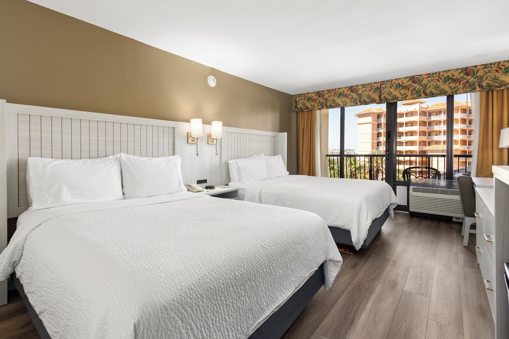 Holiday Inn & Suites Clearwater Beach by IHG — Hotel rooms in Clearwater, Florida