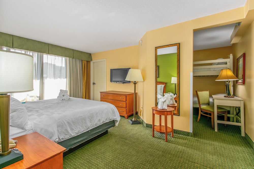 Holiday Inn & Suites Clearwater Beach by IHG — Hotel rooms in Clearwater, Florida