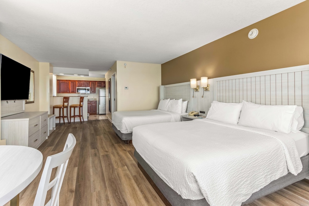 Holiday Inn & Suites Clearwater Beach by IHG — Hotel rooms in Clearwater, Florida