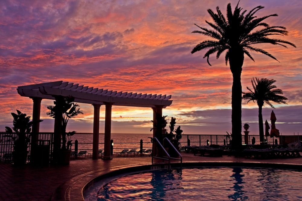 Holiday Inn & Suites Clearwater Beach by IHG — Swimming pool in Clearwater, Florida