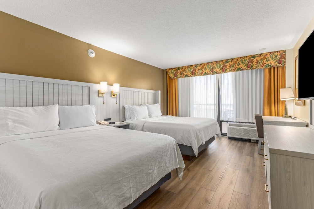 Holiday Inn & Suites Clearwater Beach by IHG — Hotel rooms in Clearwater, Florida