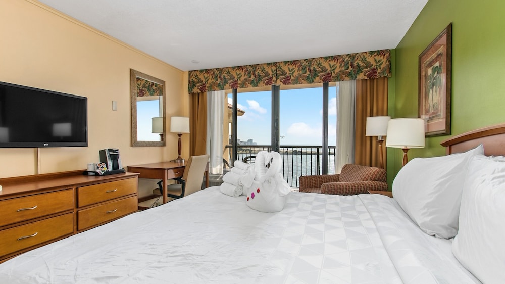 Holiday Inn & Suites Clearwater Beach by IHG — Hotel rooms in Clearwater, Florida
