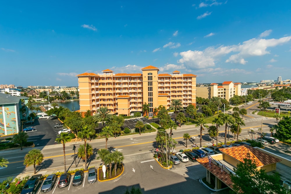Holiday Inn & Suites Clearwater Beach by IHG — Hotel building in Clearwater, Florida