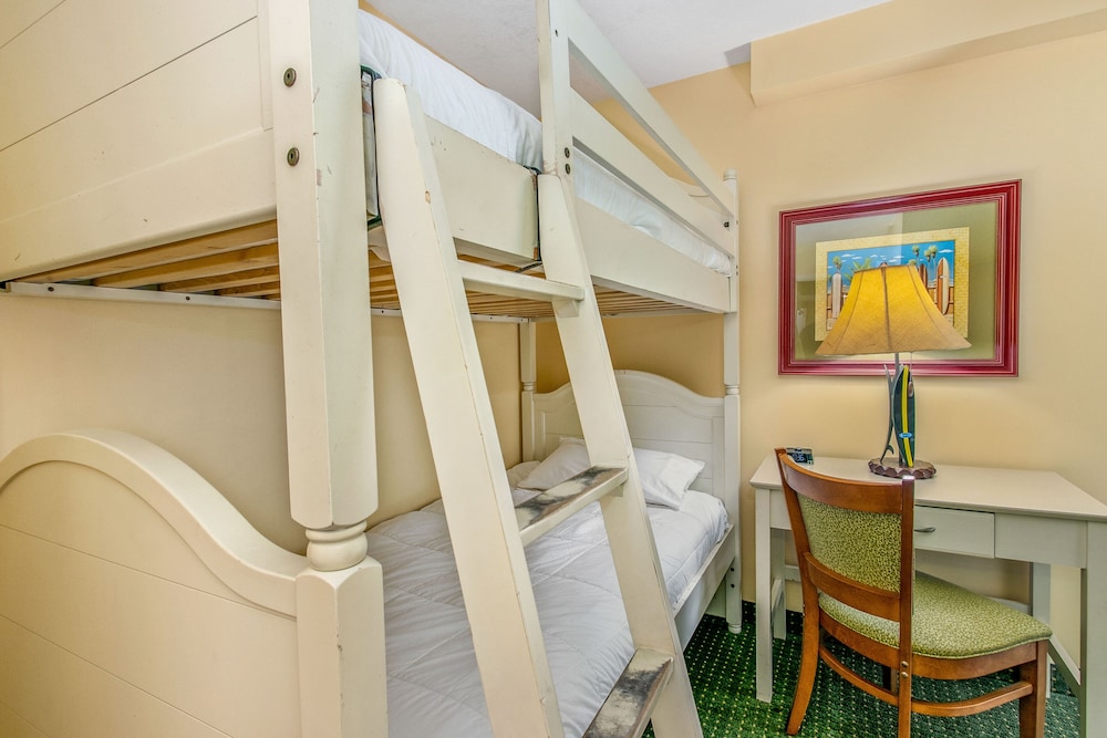 Holiday Inn & Suites Clearwater Beach by IHG — Hotel rooms in Clearwater, Florida