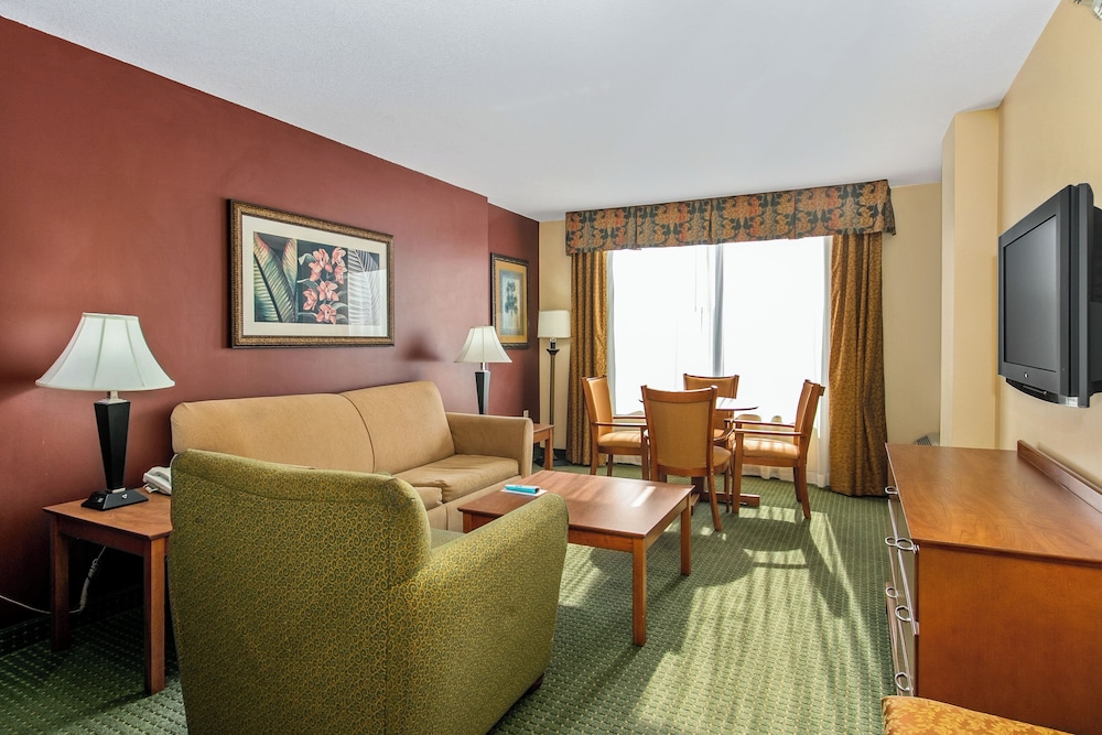 Holiday Inn & Suites Clearwater Beach by IHG — Hotel rooms in Clearwater, Florida