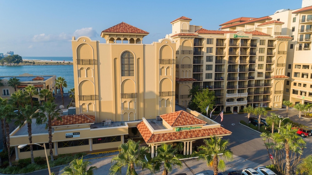 Holiday Inn & Suites Clearwater Beach by IHG — Hotel building in Clearwater, Florida