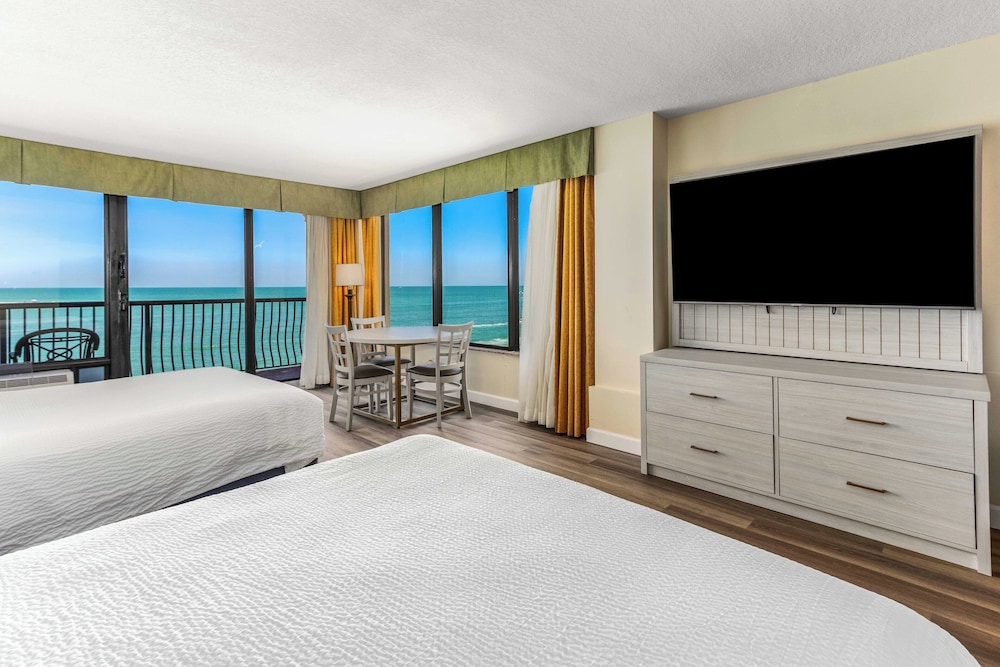 Holiday Inn & Suites Clearwater Beach by IHG — Hotel rooms in Clearwater, Florida