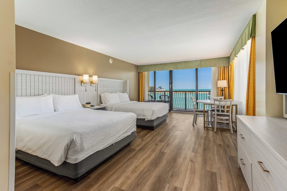 Holiday Inn & Suites Clearwater Beach by IHG — Hotel rooms in Clearwater, Florida