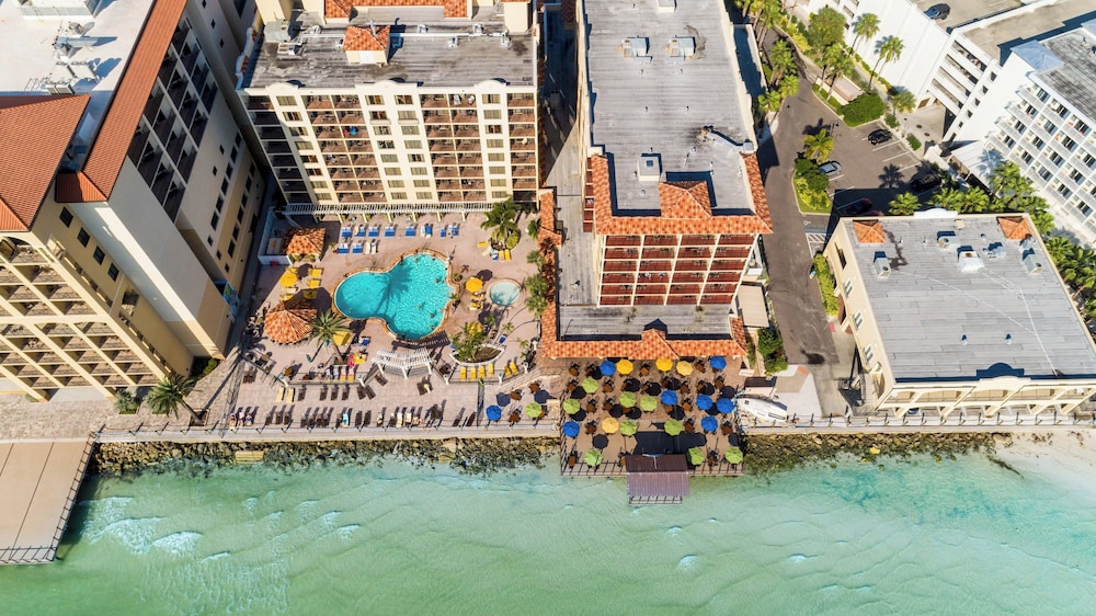 Holiday Inn & Suites Clearwater Beach by IHG — Swimming pool in Clearwater, Florida