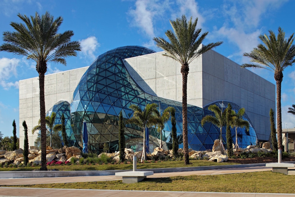 Holiday Inn & Suites Clearwater Beach S-Harbourside by IHG — Attractions in the area in Indian Rocks Beach, Florida