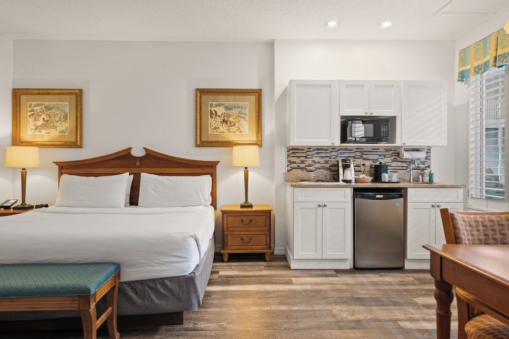 Holiday Inn & Suites Clearwater Beach S-Harbourside by IHG — Hotel rooms in Indian Rocks Beach, Florida