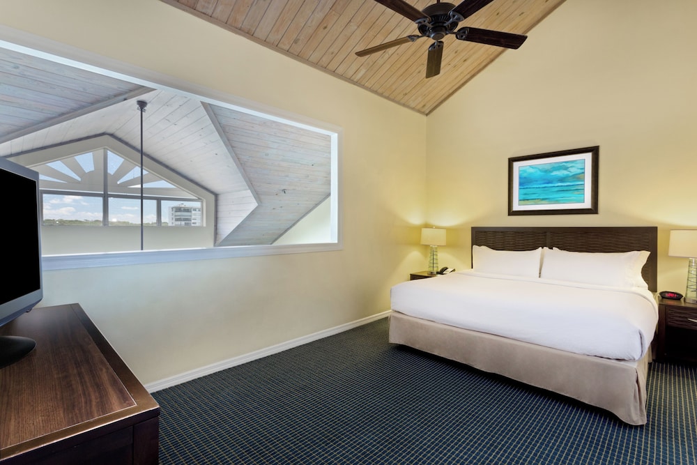 Holiday Inn & Suites Clearwater Beach S-Harbourside by IHG — Hotel rooms in Indian Rocks Beach, Florida