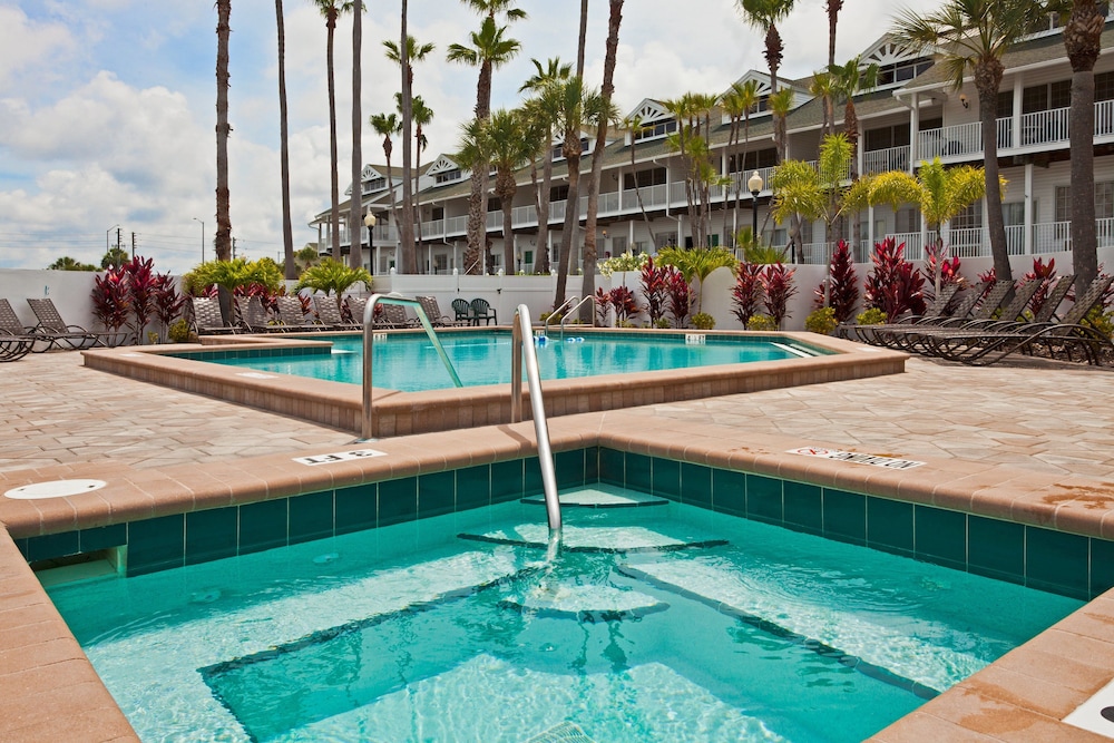 Holiday Inn & Suites Clearwater Beach S-Harbourside by IHG — Swimming pool in Indian Rocks Beach, Florida