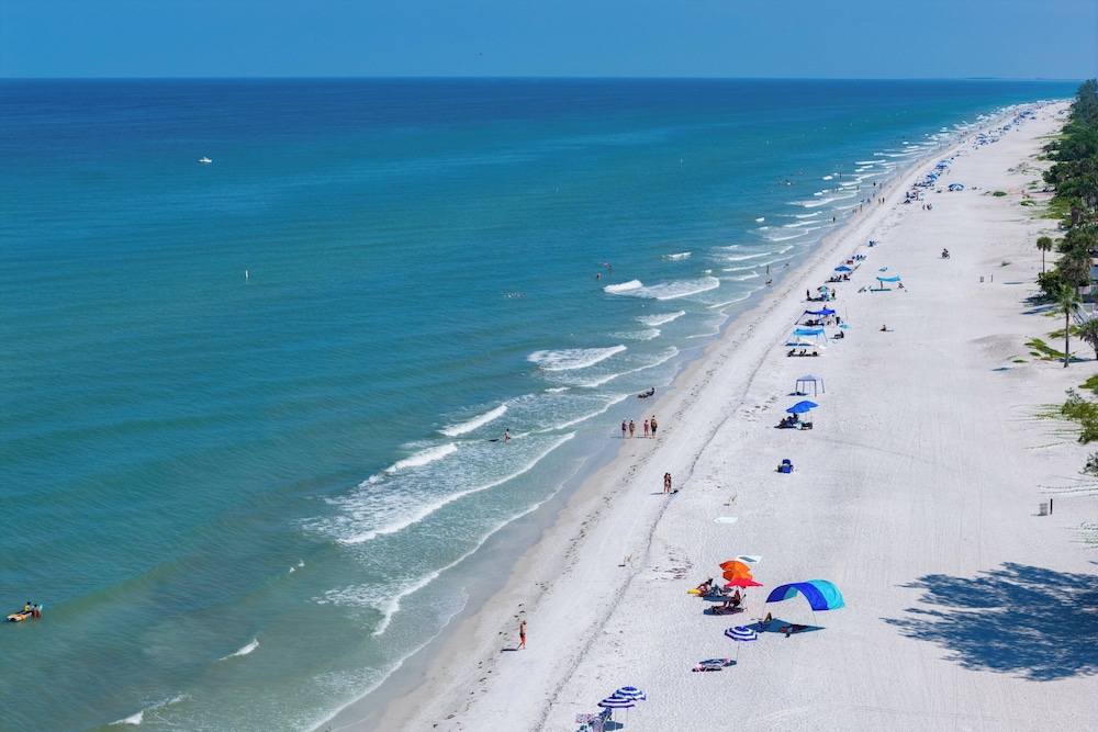 Holiday Inn & Suites Clearwater Beach S-Harbourside by IHG — Beach in Indian Rocks Beach, Florida