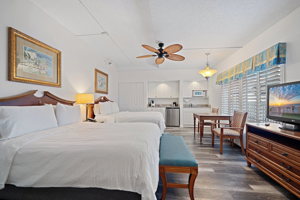 Holiday Inn & Suites Clearwater Beach S-Harbourside by IHG — Hotel rooms in Indian Rocks Beach, Florida