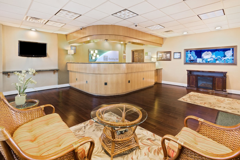 Holiday Inn & Suites Clearwater Beach S-Harbourside by IHG — Hotel building in Indian Rocks Beach, Florida