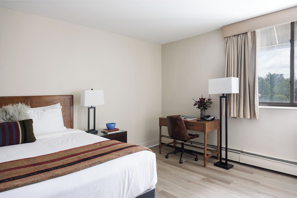 The Andrew Hotel — Hotel rooms in Great Neck, New York State