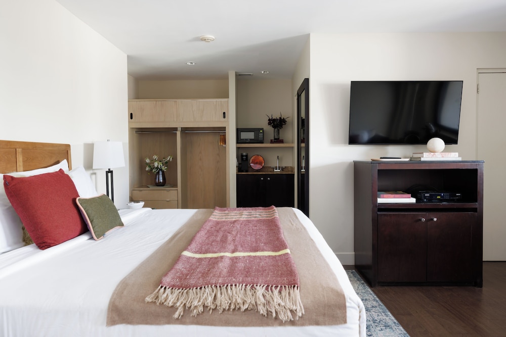 The Andrew Hotel — Hotel rooms in Great Neck, New York State