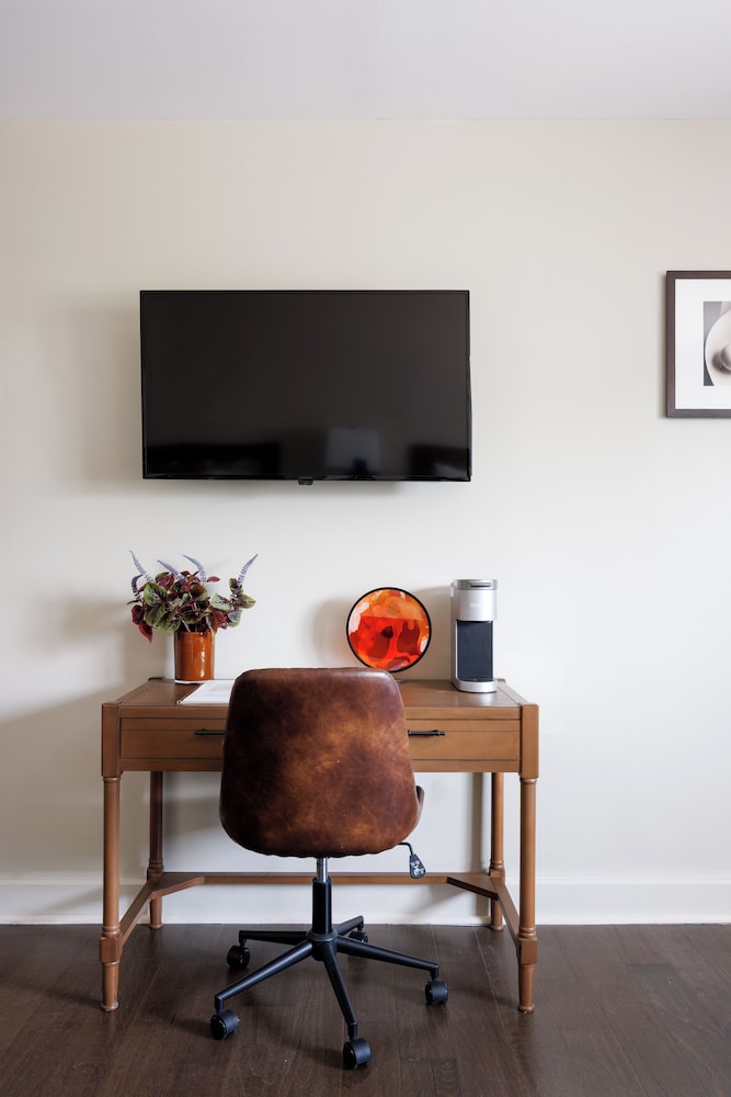 The Andrew Hotel — Hotel rooms in Great Neck, New York State