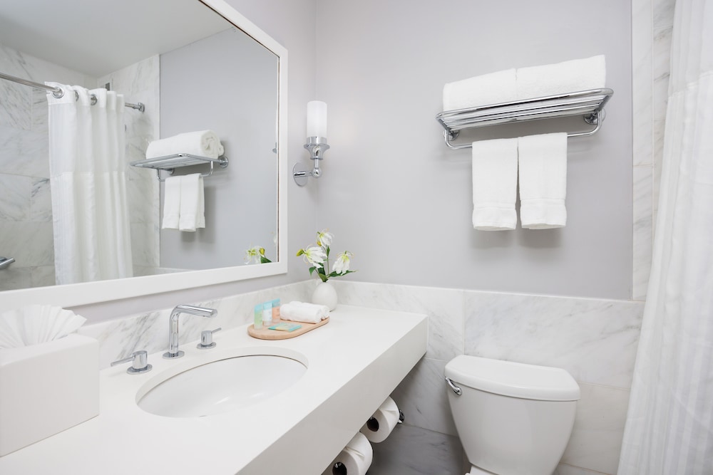 The Andrew Hotel — Hotel rooms in Great Neck, New York State