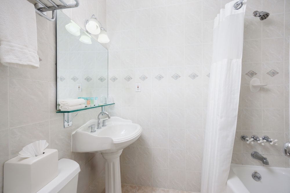 The Andrew Hotel — Hotel rooms in Great Neck, New York State