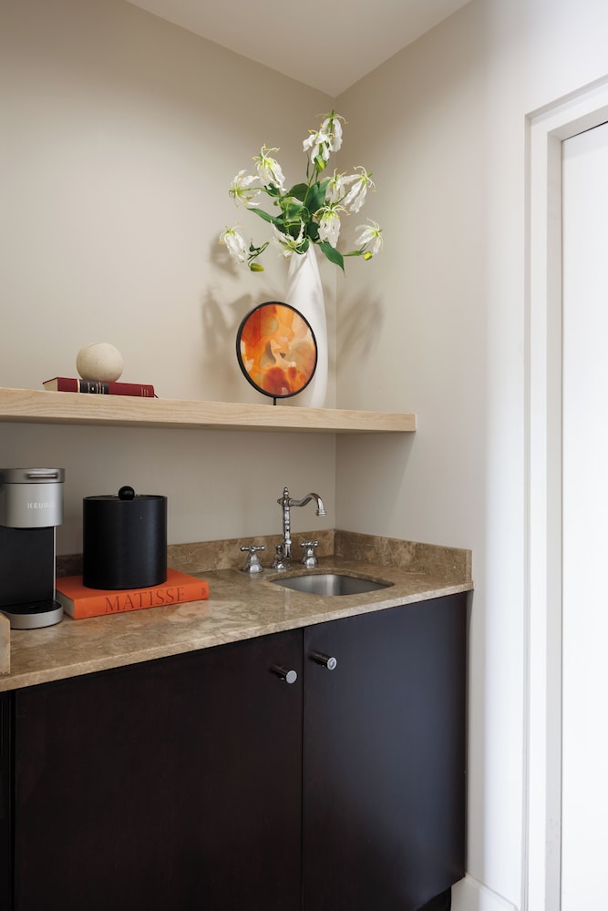 The Andrew Hotel — Hotel rooms in Great Neck, New York State