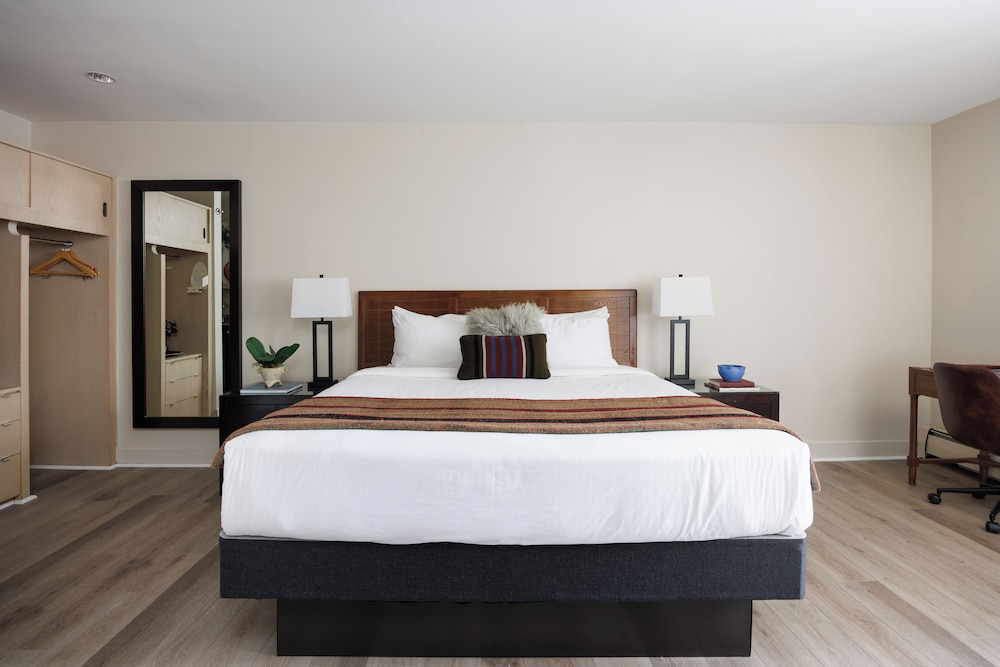 The Andrew Hotel — Hotel rooms in Great Neck, New York State