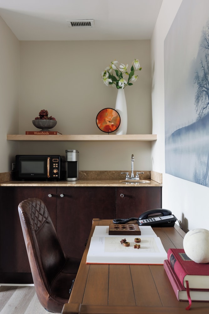 The Andrew Hotel — Hotel rooms in Great Neck, New York State