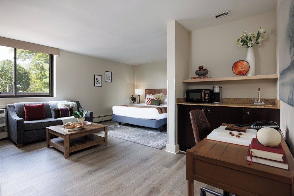 The Andrew Hotel — Hotel rooms in Great Neck, New York State